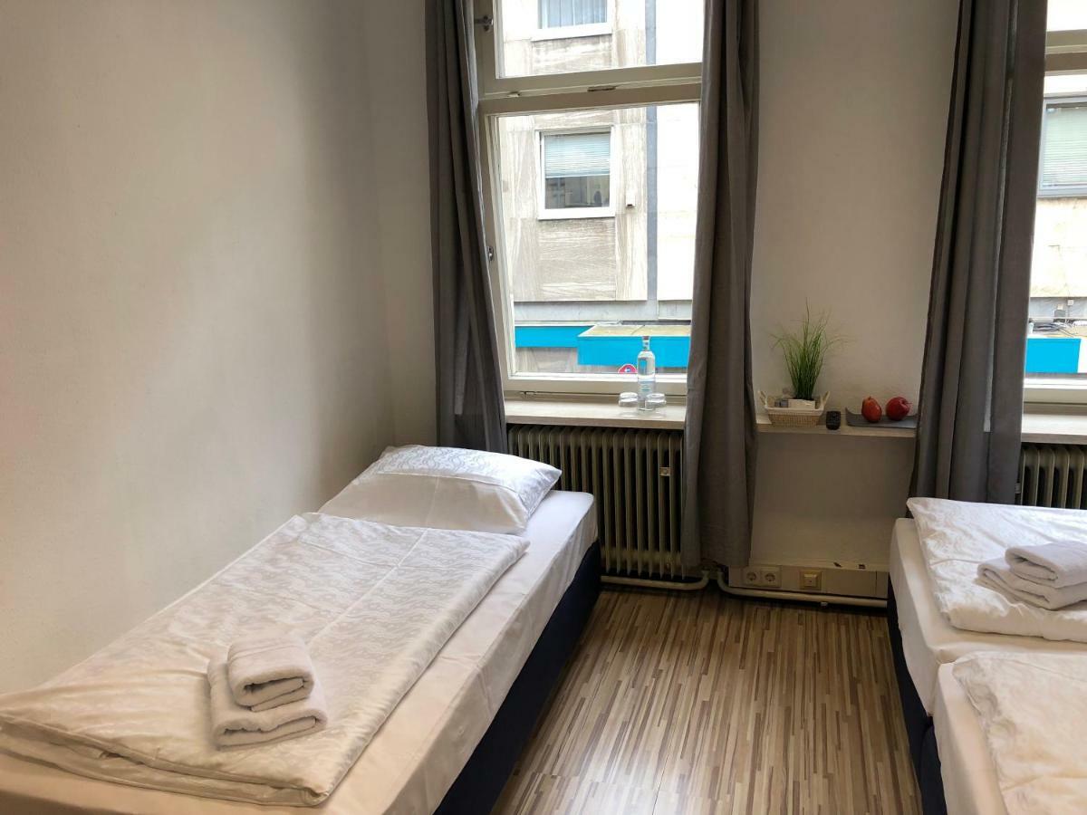 Downtown City - Privaterooms Fürth Kültér fotó