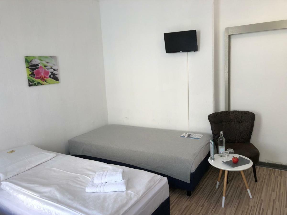 Downtown City - Privaterooms Fürth Kültér fotó